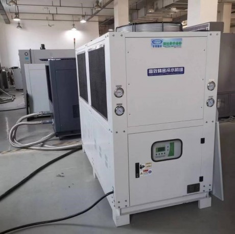 江西大型科技公司選購風(fēng)冷式冷水機(jī)組產(chǎn)品